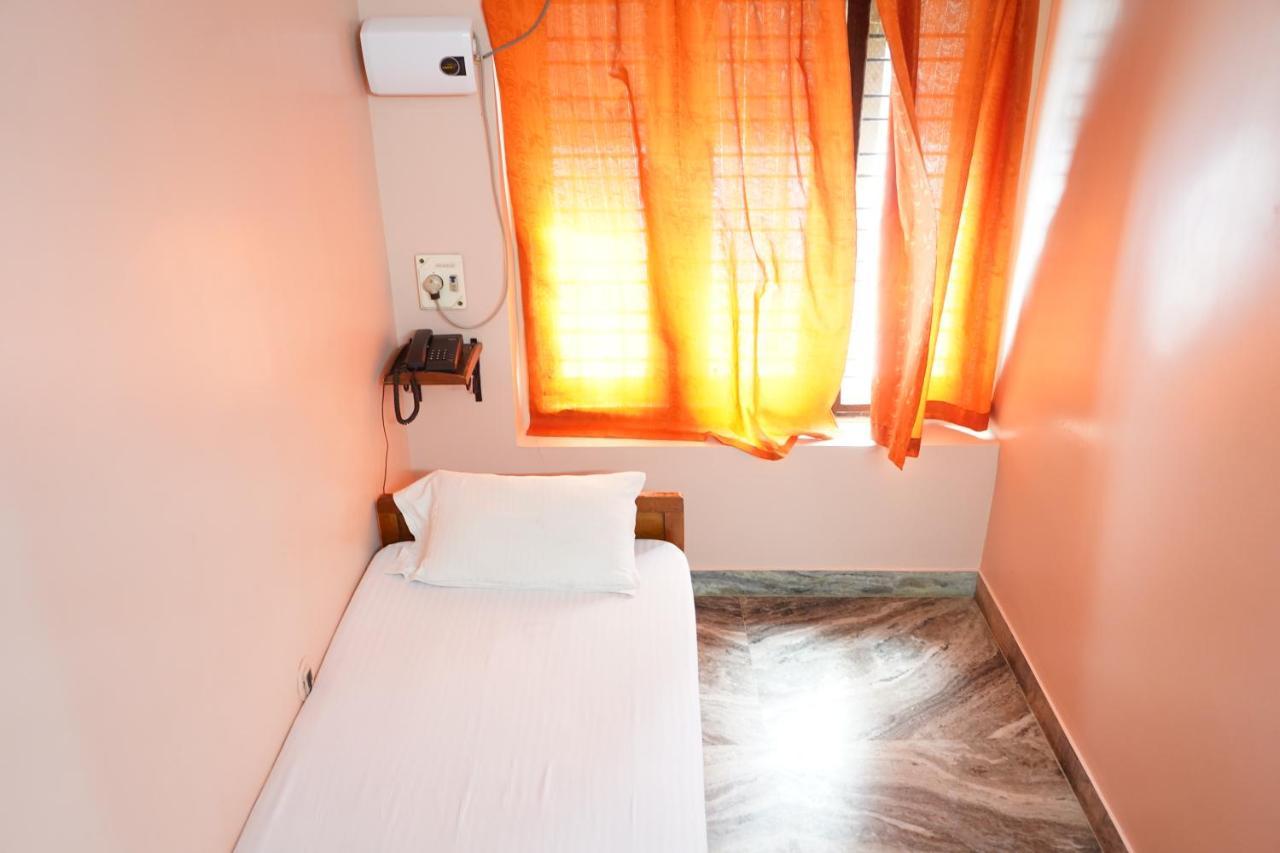 Sangeetha Tourist Home Thiruvananthapuram Exterior foto